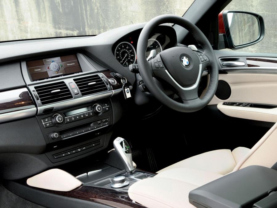  BMW X6 xDrive 3.5d 2008 года  (UK) (фото 7 из 16)
